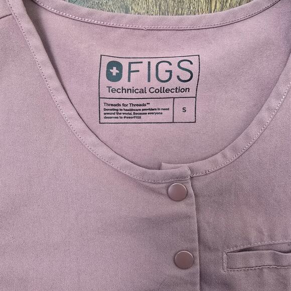 FIGS Scrubs Limited Edition Arura Crew Scrub Top in Mauve - Small - Picture 5 of 8